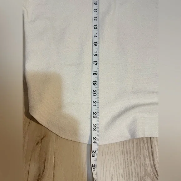 Elegant Cream Lace Sleeve Sweater - Picture 6 of 7